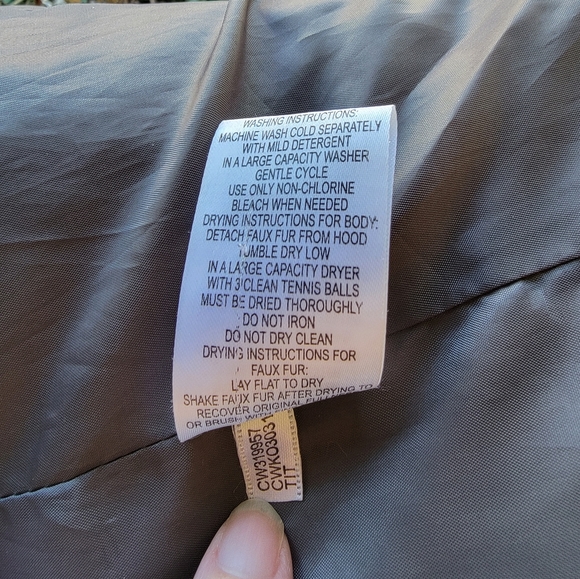 Calvin Klein Women's  grayQuilted Down Jacket Size Medium - Picture 8 of 13